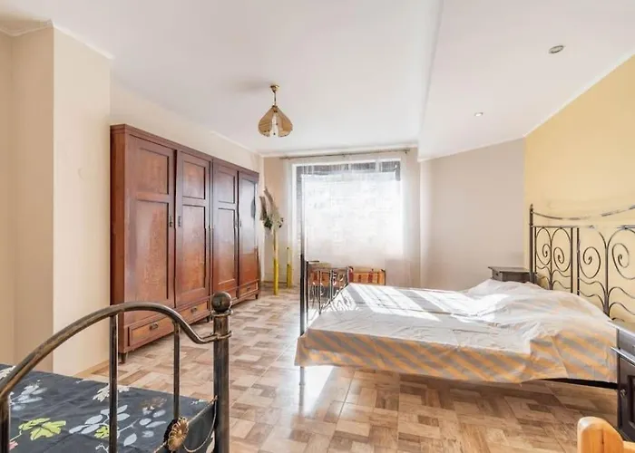 Okouzlujici U Jezera Villa Lhota (Prague-East)